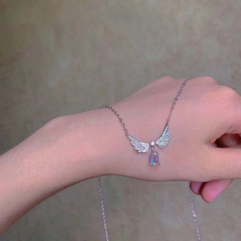 Everline Wing Necklace