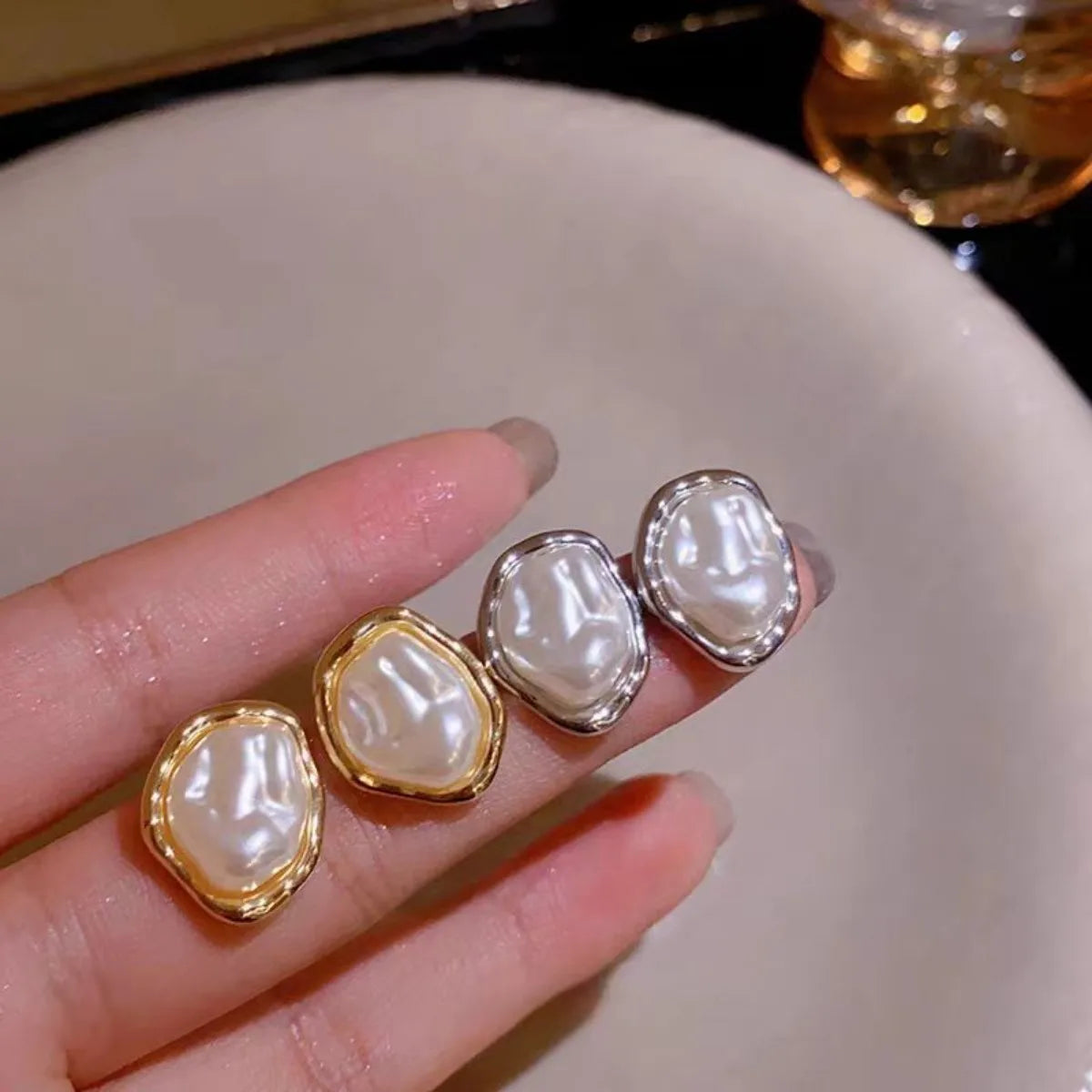 Honmon Pearl Earring