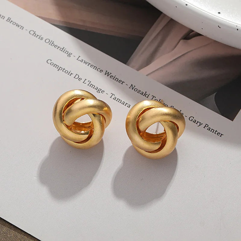 Radinat Twist Earring