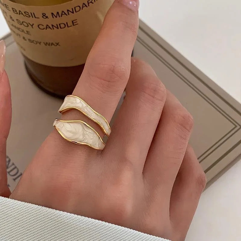 Lustrous Link Ring