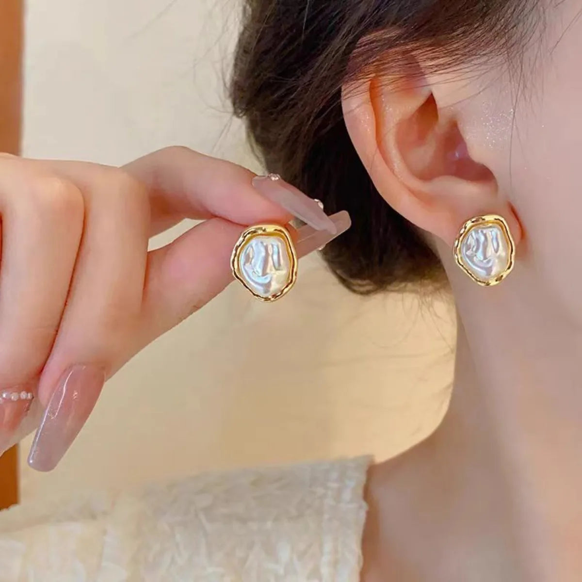 Honmon Pearl Earring