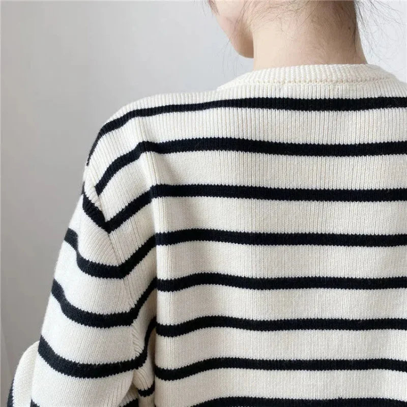 Contrasting Striped Knitted Cardigan