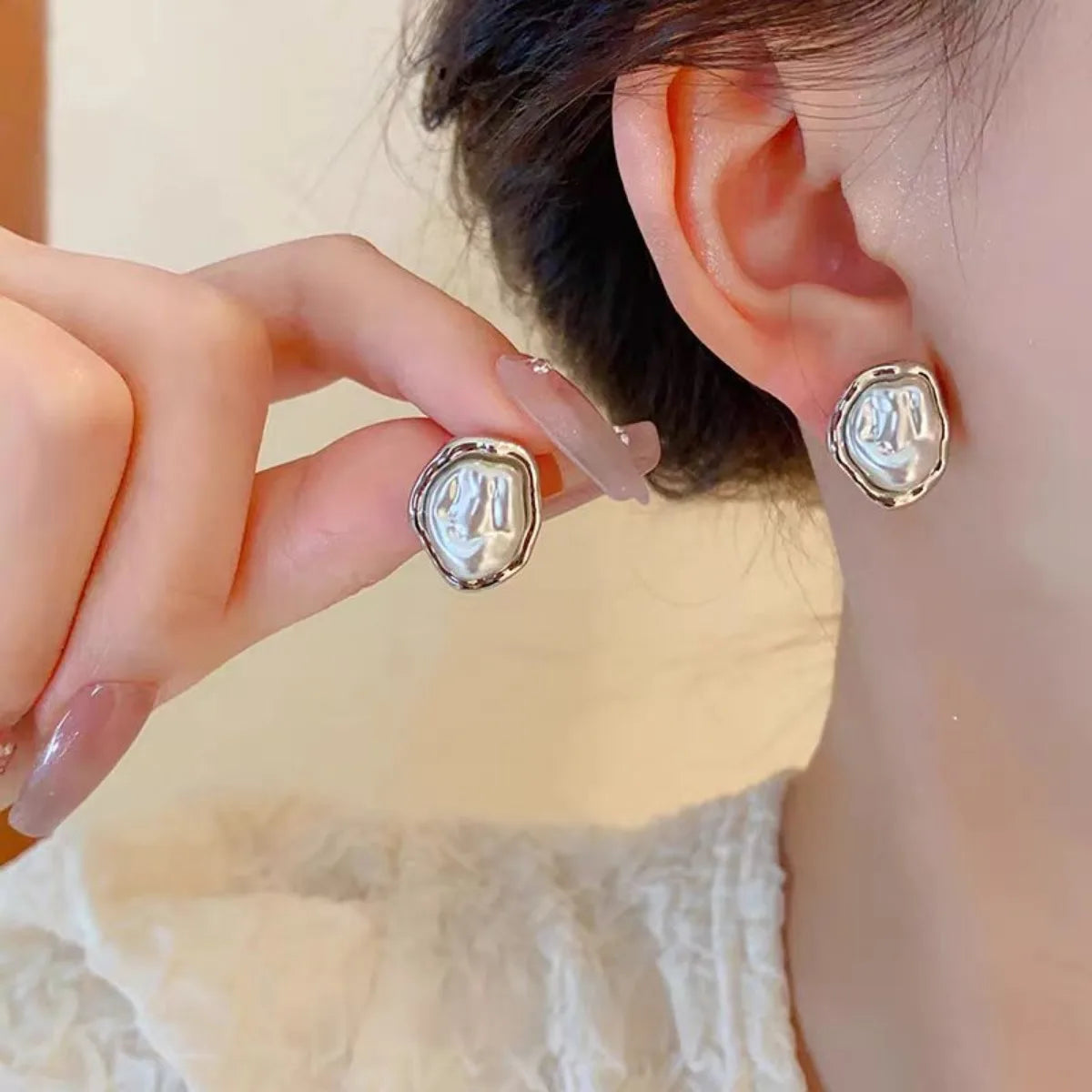 Honmon Pearl Earring