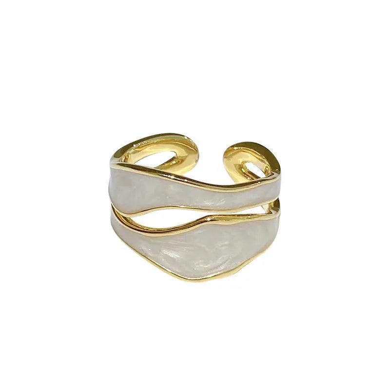 Lustrous Link Ring