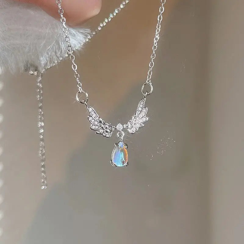 Everline Wing Necklace