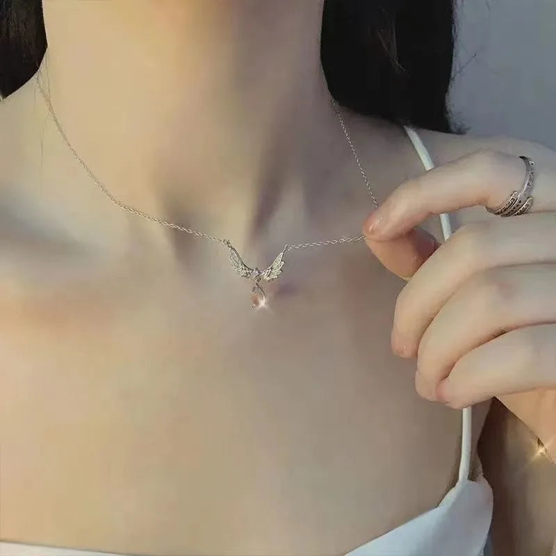 Everline Wing Necklace
