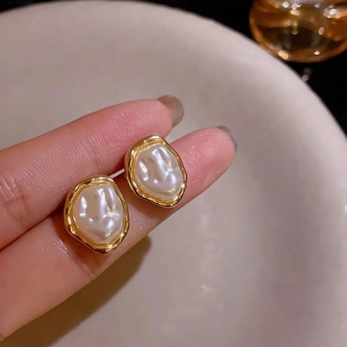 Honmon Pearl Earring